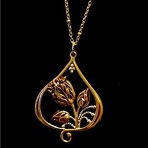 Vintage Cynthia Gale New York ,Hyacinth Silvertone, and bronze necklace